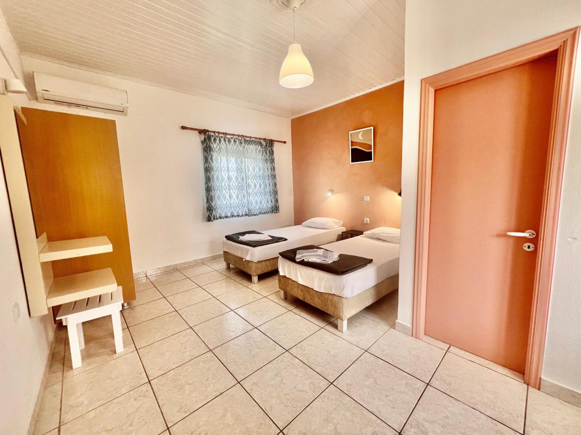 Seaside Studios Kavos Bagian luar foto